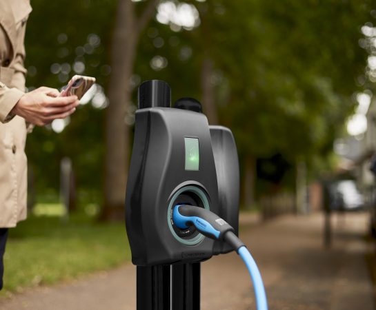 Electric vehicle on-street chargepoint