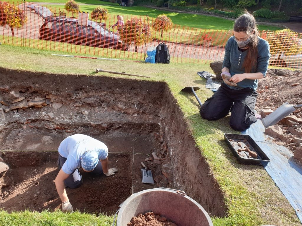 People in a trench at Shrewsbury Castle