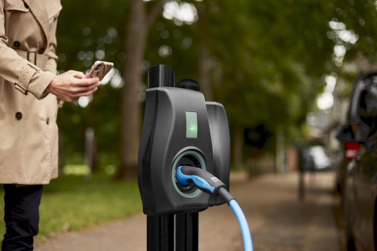 Electric vehicle on-street chargepoint