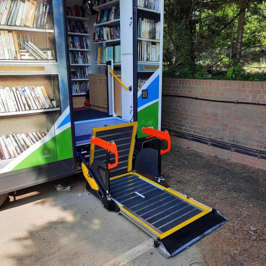 The new mobile library's lift