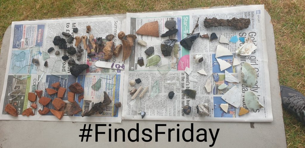 Some swift finds cleaning by Alan our finds expert also makes sure that our first finds from Trench 4 are ready for Finds Friday!