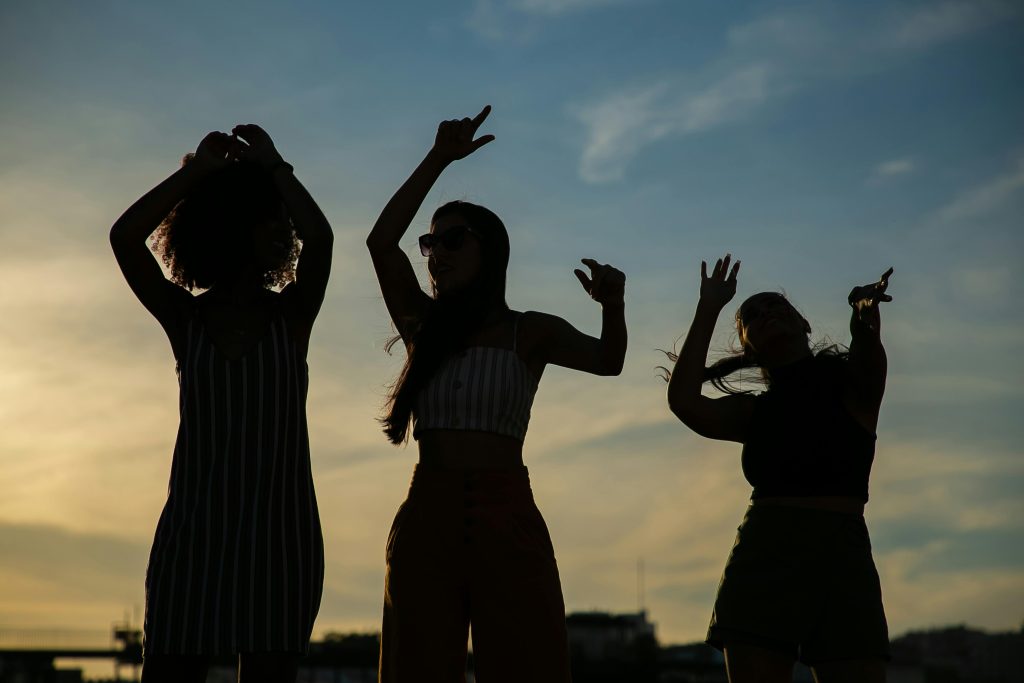 Library image of young people. Photo credit: Pexels, Kampus