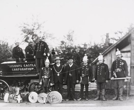 photo of an 1800s fire brigade
